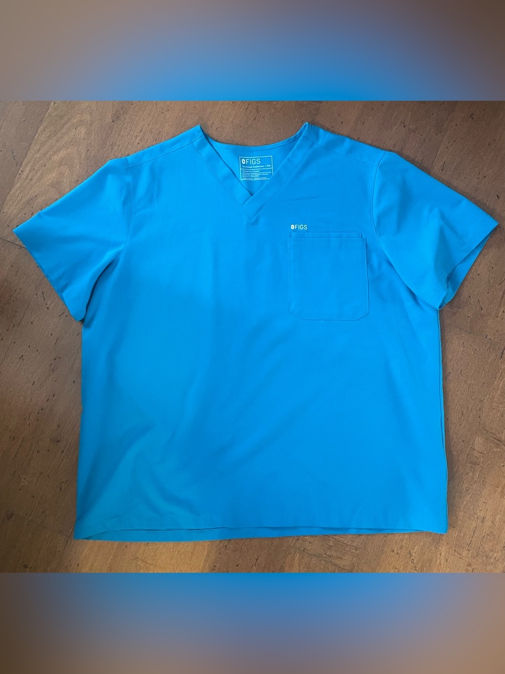 Men’s FIGS LEON scrub top
Size 3XL
Never worn
Blue is brighter than pics show